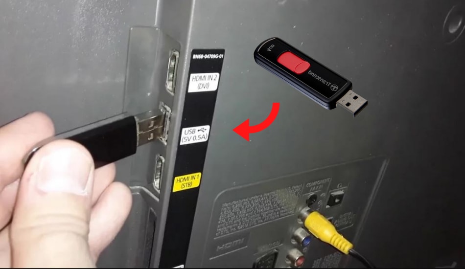 Connect the USB drive to Smart TV